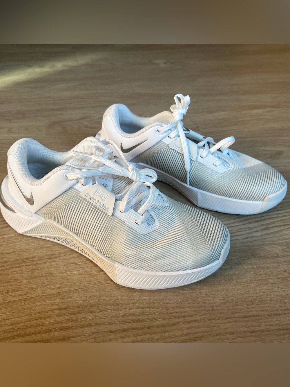 Nike Metcon 10 Women’s Size 8 White Platinum Tint Running Sneakers HQ2620-100